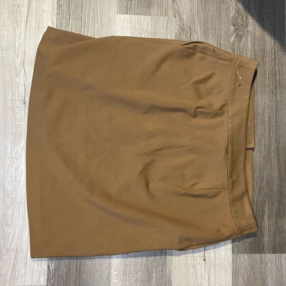 J. Jill Ponte Pencil Skirt Camel Turtle Shell Button Front Pockets, Size Medium - Picture 8 of 9